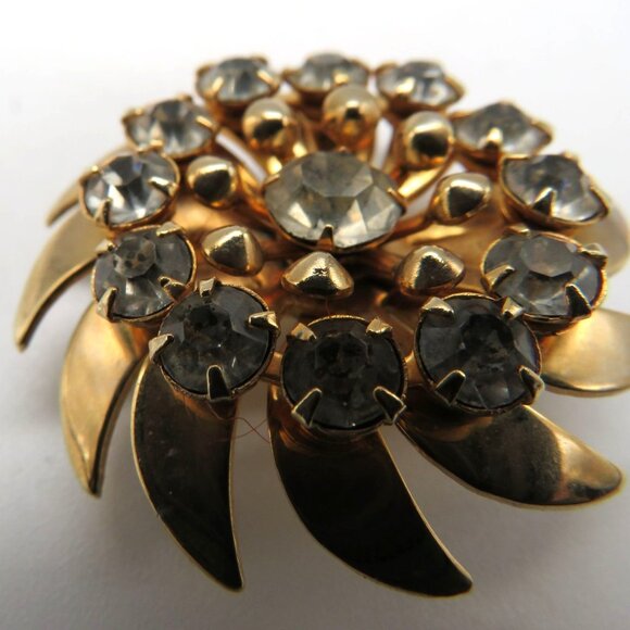 Vintage Brooch Floral Gold Tone Rhinestone Swirl Flower Petals Pin - Picture 7 of 15